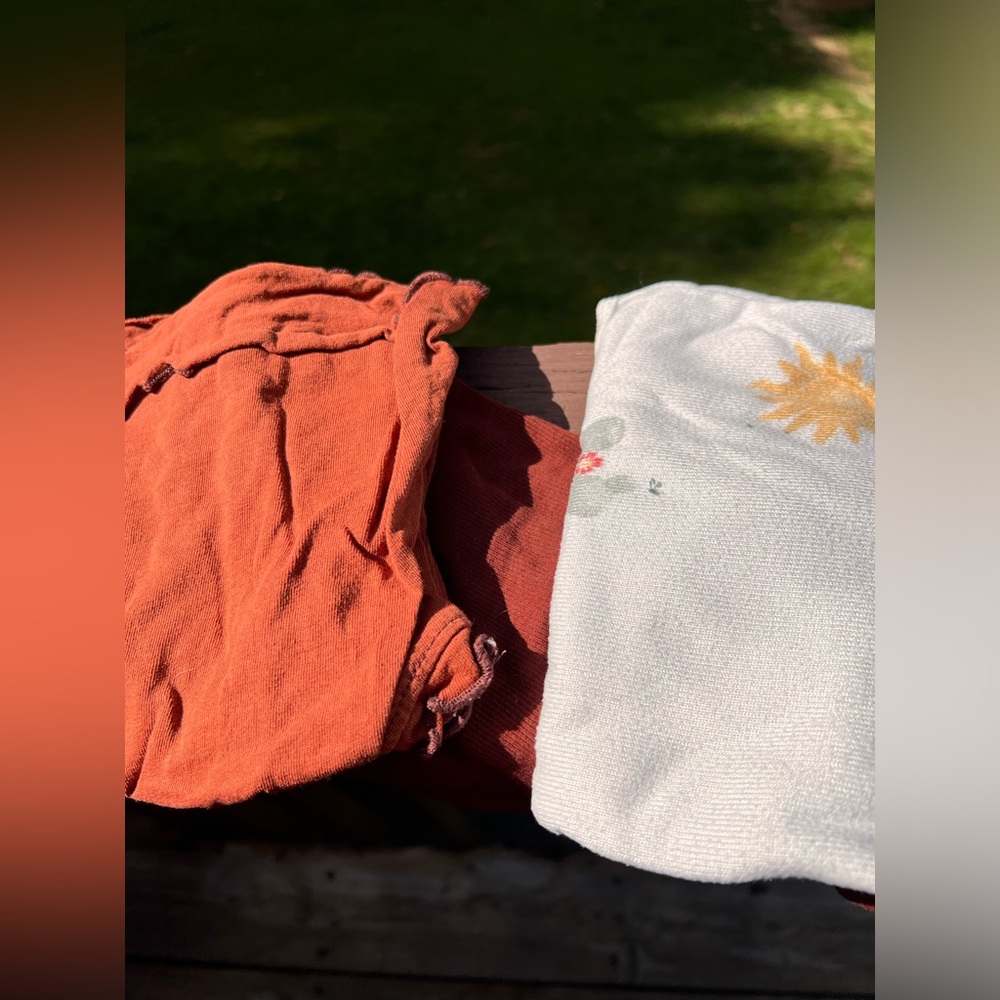 Lot of 3 crop tank tops. 290W